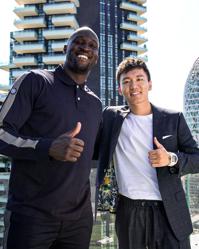 所以，他很想知道叶辰现在究竟是什么态度。